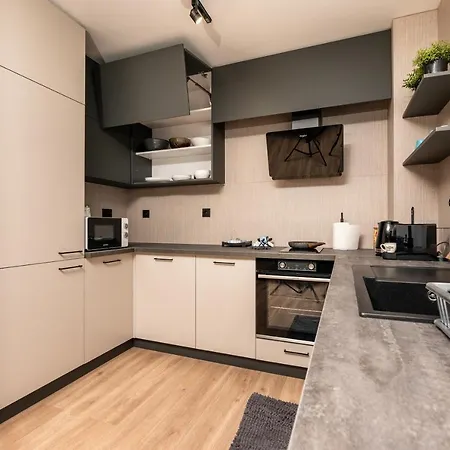 아파트 City Apartments-3 *